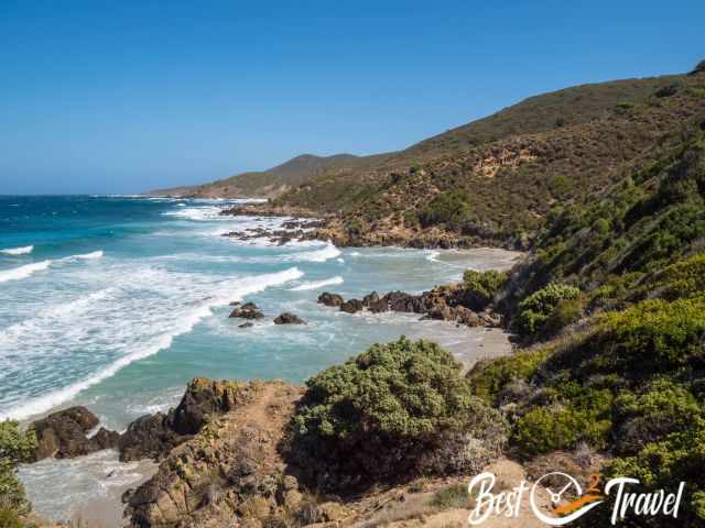 The rugged coastline at Plage de Acciolu.