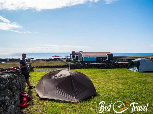 The campground, facilities and bar at Faja Grande.