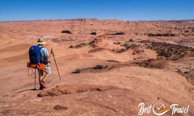 A hiker on the Jakob Hamlin Trail with 60 m rope