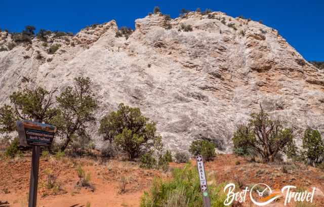 The trailhead of the Cottonwood Narrows