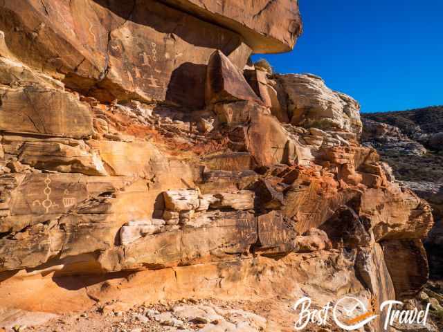 Plenty of petroglyphs on many walls in Gold Butte