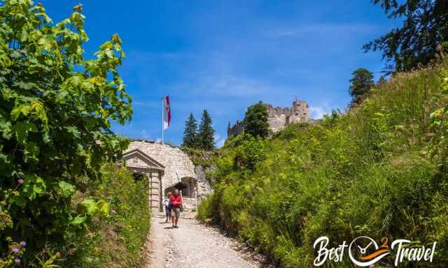 The path and gate to Ehrenberg Castle on a sunny day