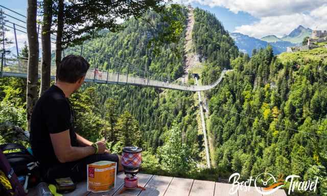 Having a break and enjoying the view to Highline 179 and the castle