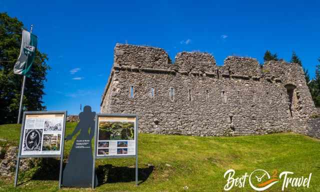 Fort Claudia and two information boards