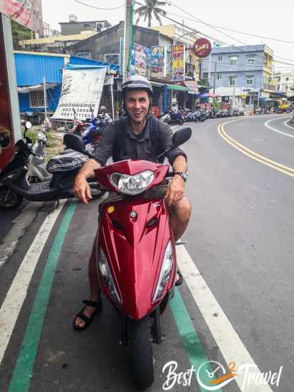 A man on a scooter in Liuqiu