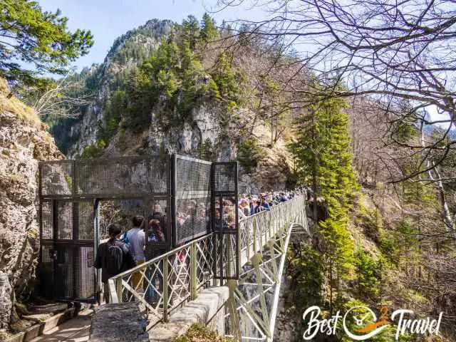 Neuschwanstein Marienbrücke crowded