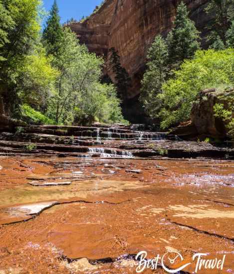 More orange-reddish cascades on this track with high walls to both sides